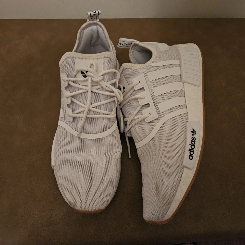 Adidas - Picture 1 of 4